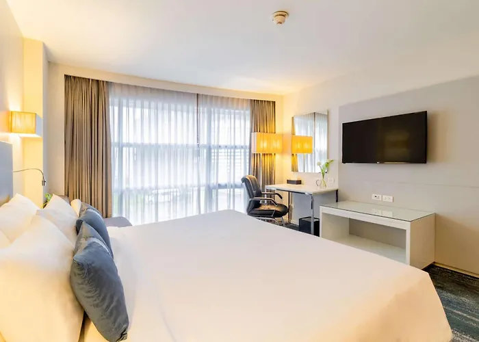 Western Sukhumvit 20 4*