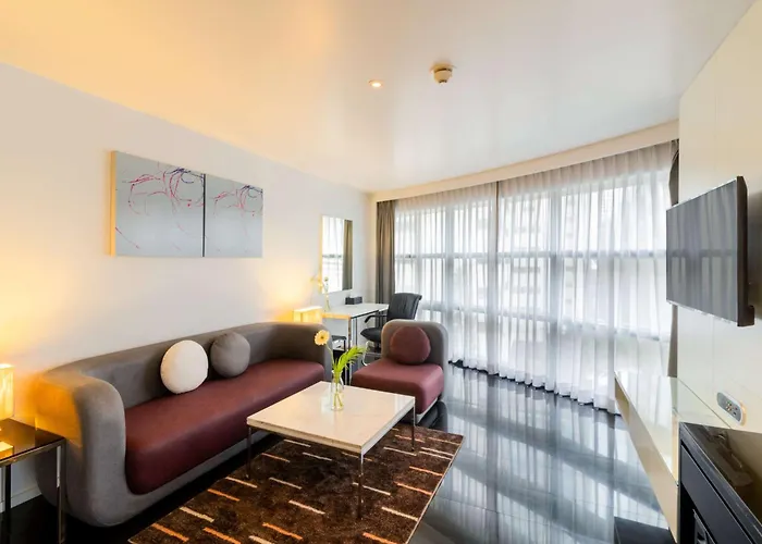 Western Sukhumvit 20 Hotel 4*