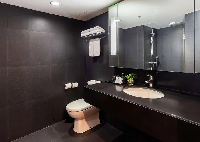 Western Sukhumvit 20 Hotel