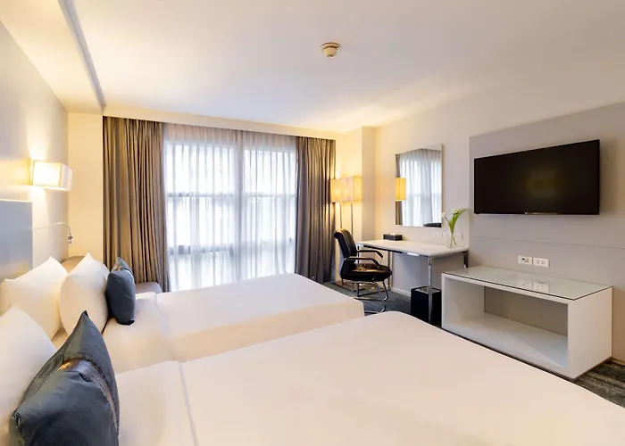 Western Sukhumvit 20 4*