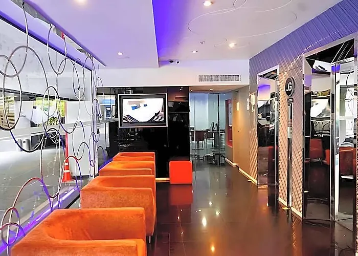 Western Sukhumvit 20 Hotel 4*