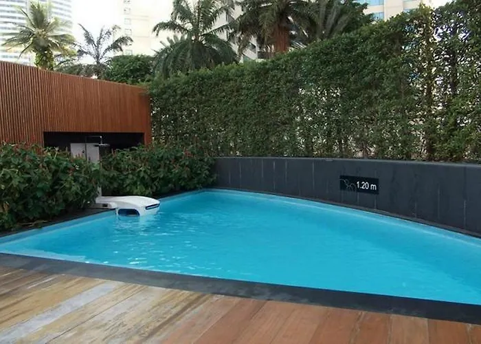 Western @20 Sukhumvit 4*